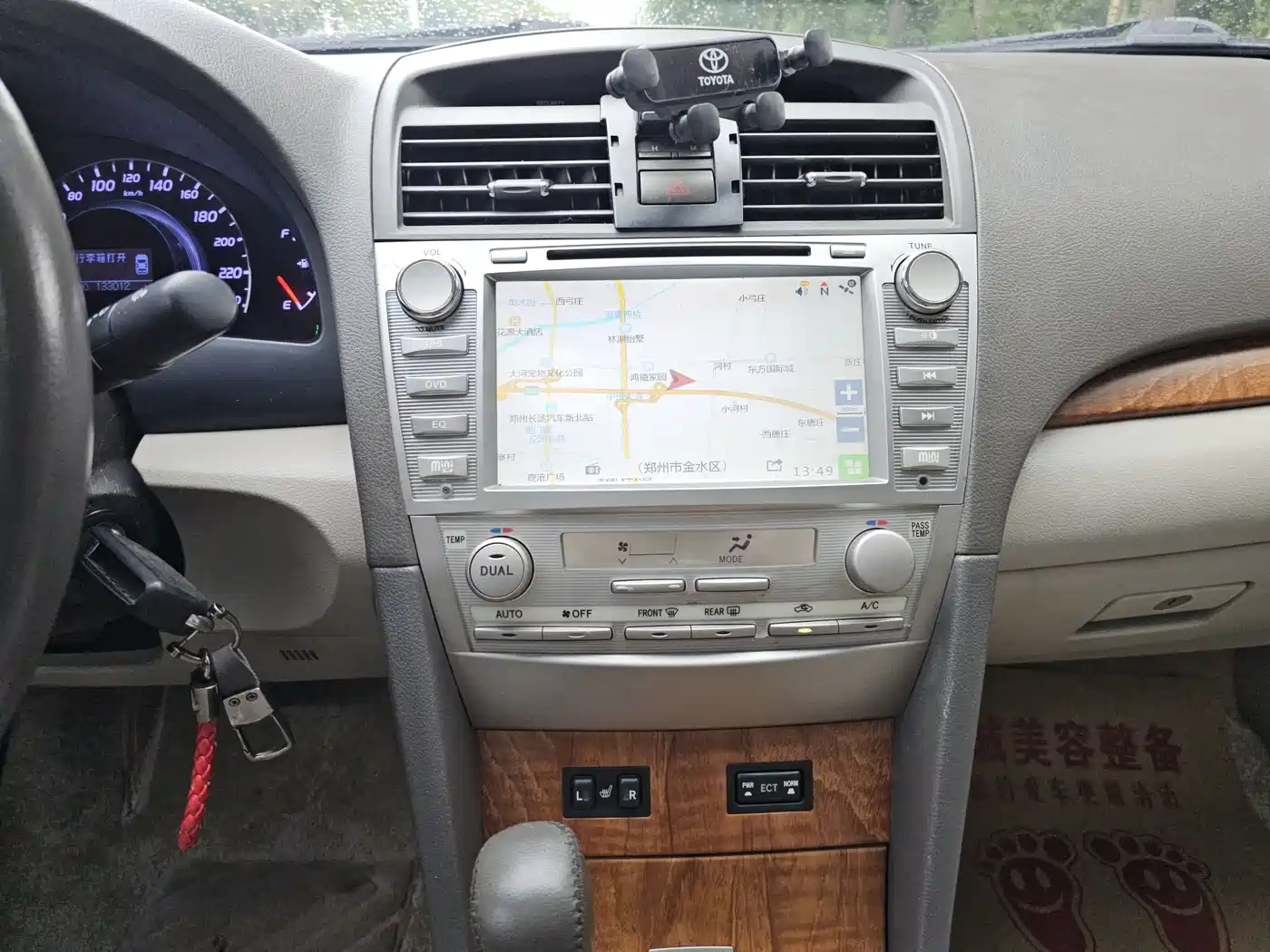 Toyota Camry 2010 200G Luxury Edition фото 14