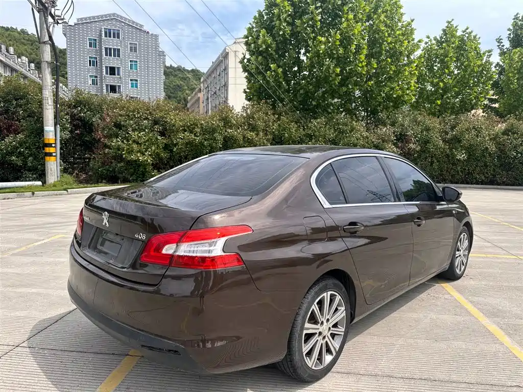 Peugeot 408 2015 Model 1.2T Automatic Luxury Edition фото 18