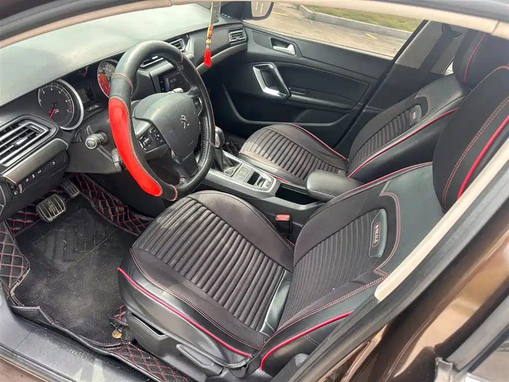 Peugeot 408 2015 Model 1.2T Automatic Luxury Edition фото 10