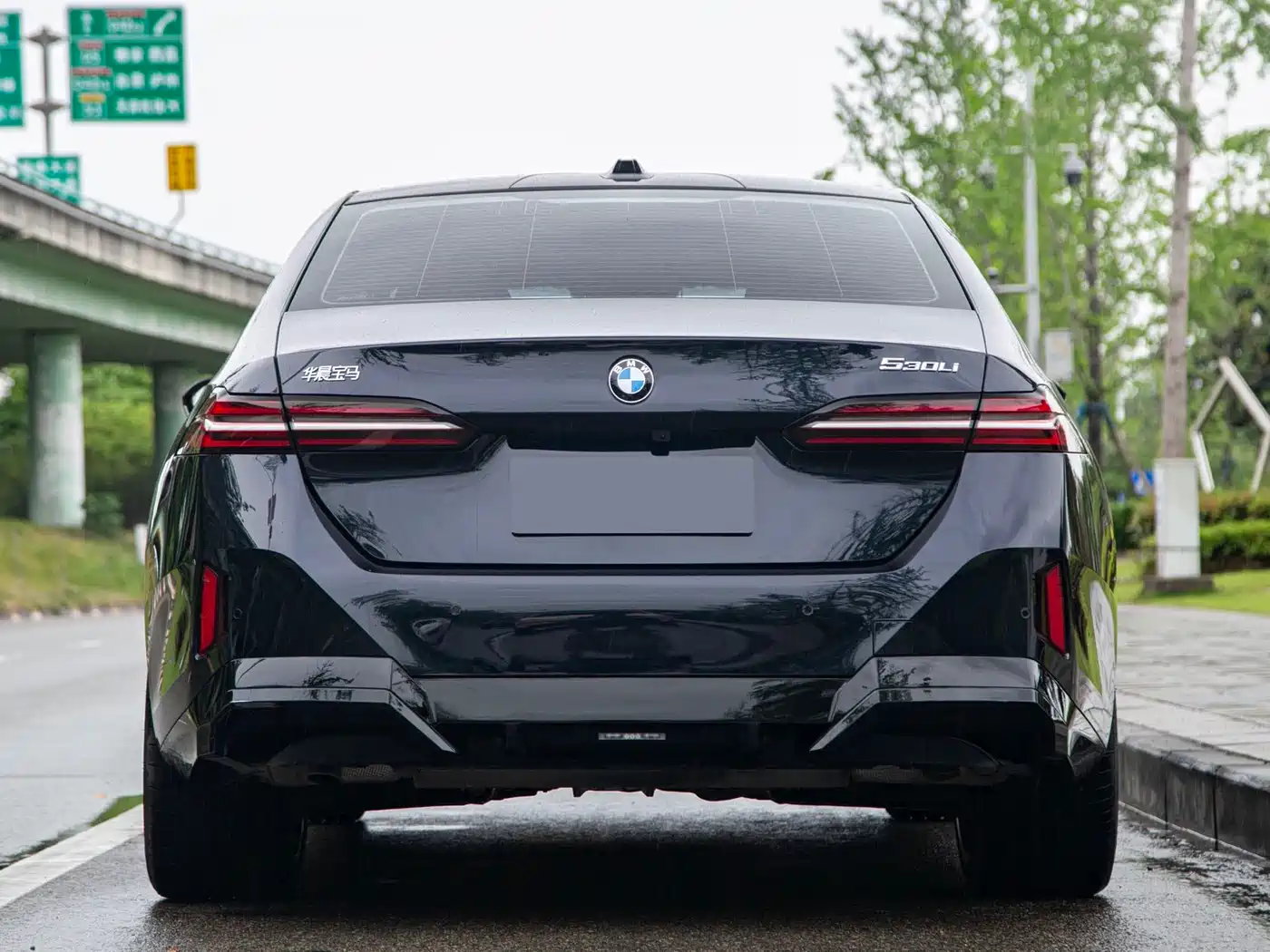 BMW 5 Series 2025 530Li Premium M Sport Package фото 3