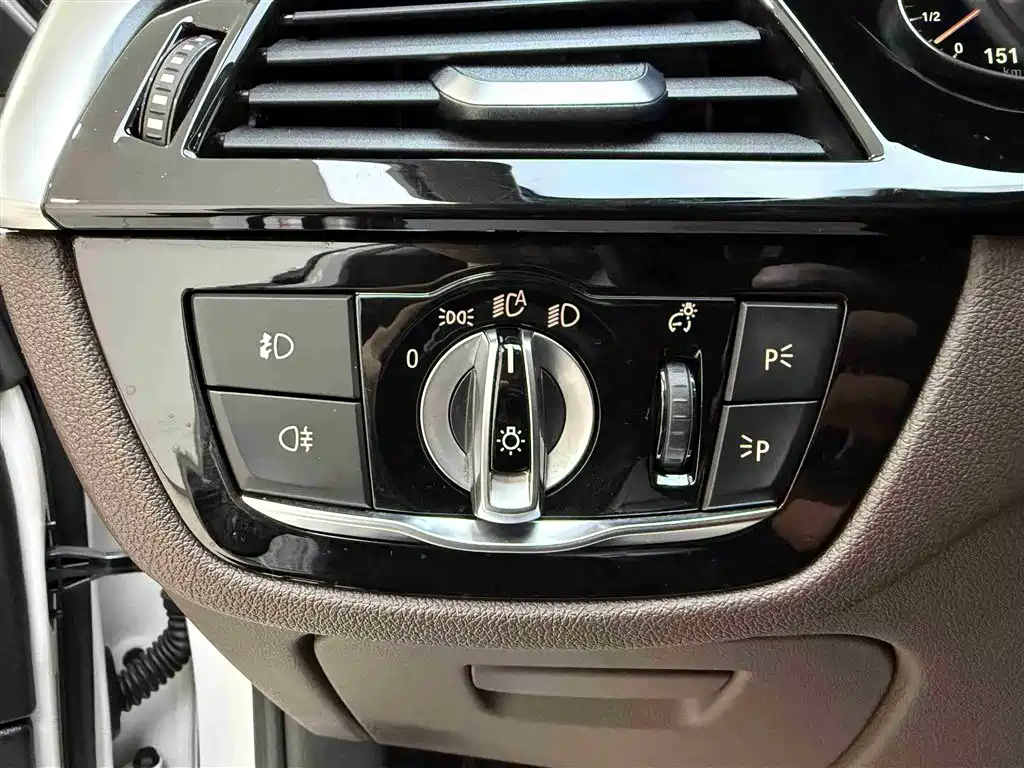 BMW 5 Series 2018 Facelift 530Li Leading Luxury Package фото 13