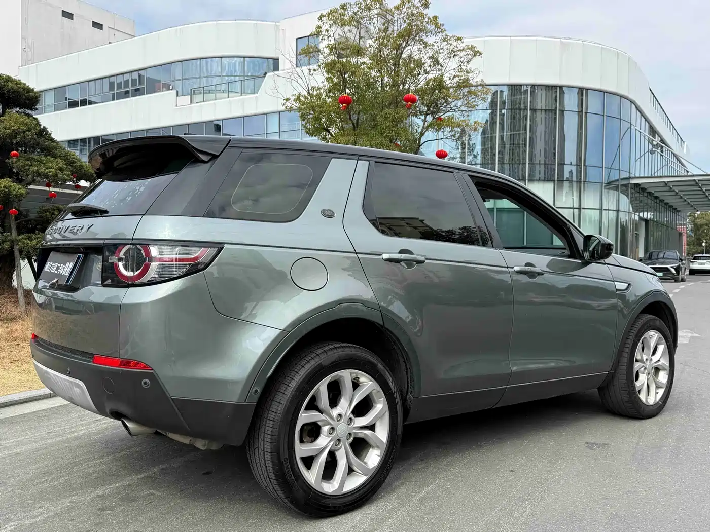 Land Rover Discovery Sport 2018 240PS HSE Edition фото 11