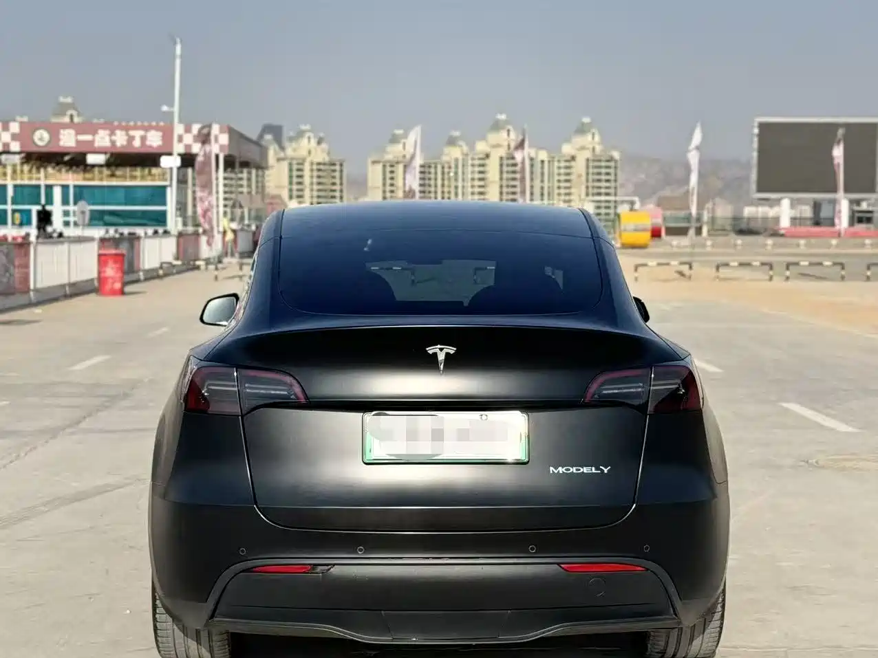 TESLA MODEL Y