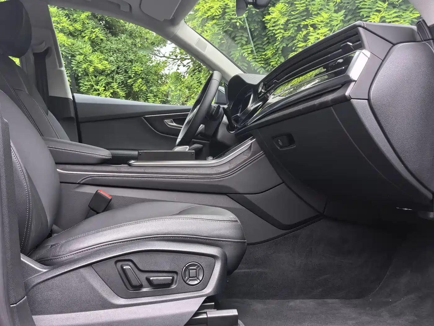 Audi Q8 2024 55 TFSI Luxury Sport фото 10