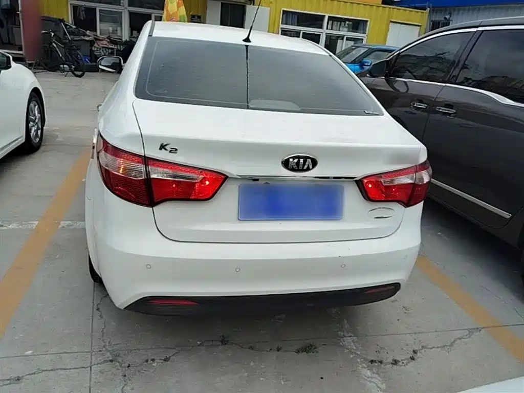 Kia K2 2012 Sedan 1.4L AT GLS Commemorative Edition фото 6