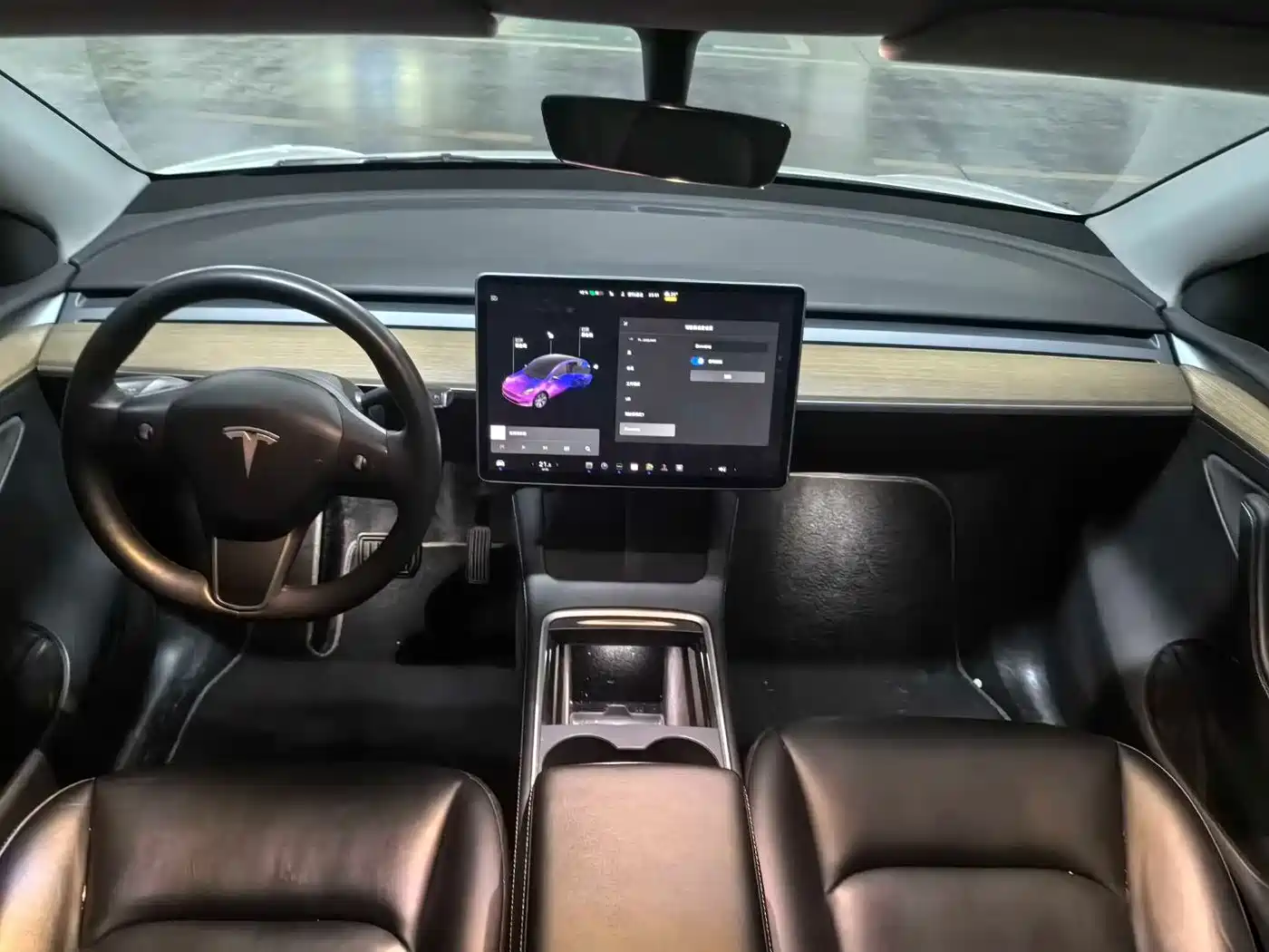 TESLA MODEL Y