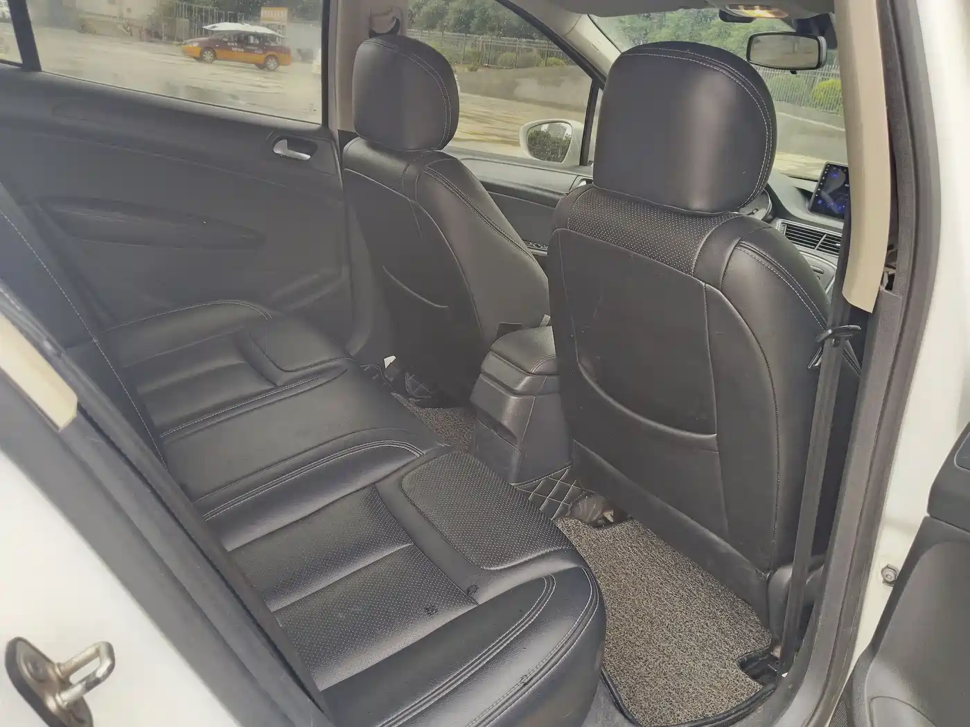 Peugeot 308 2014 Model Joy Edition Classic 1.6L Automatic Superior Style фото 7