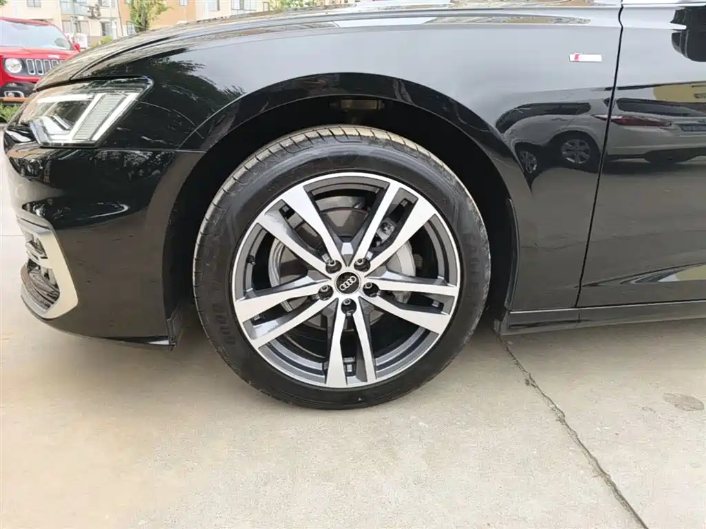 Audi A6L 2025 40 TFSI Luxury Sport фото 23