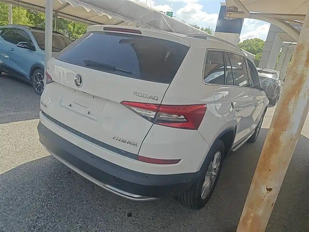 Škoda Kodiaq 2017 TSI330 7-seater 2WD Luxury Edition фото 7