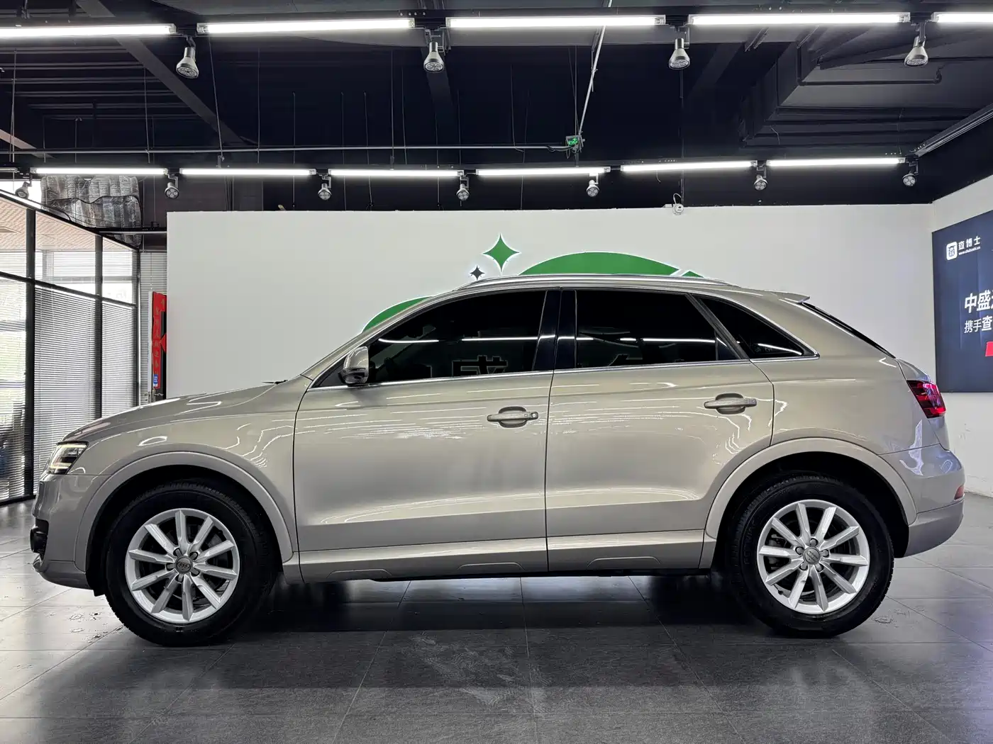 Audi Q3 (Import) 2012 35 TFSI quattro Comfort фото 3