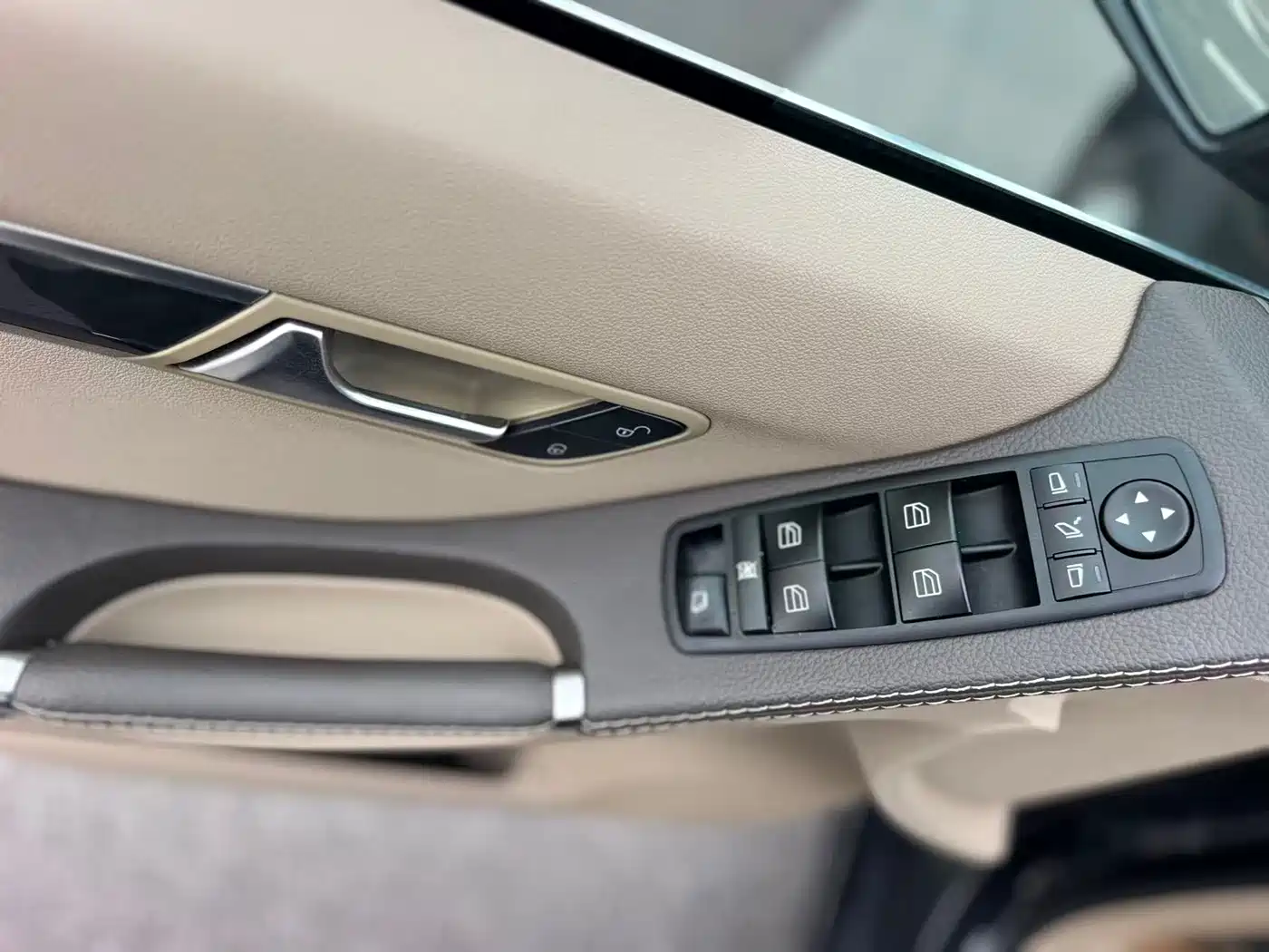 Mercedes-Benz R-Class 2015 R 320 4MATIC Luxury фото 11