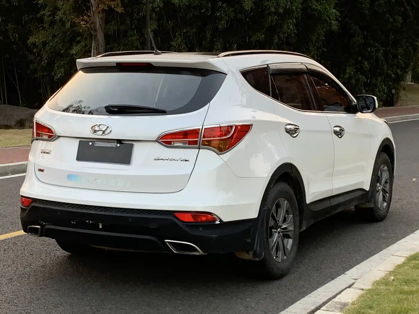 Hyundai Santa Fe 2015 2.4L Automatic 4WD Smart 5-seater фото 5