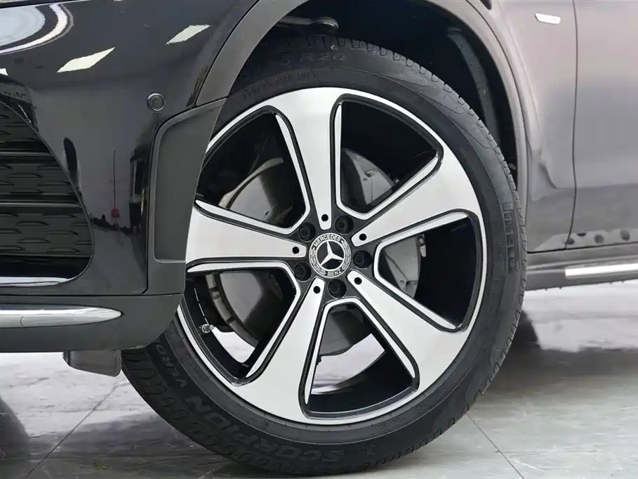Mercedes-Benz GLC 2022 GLC 300 L 4MATIC Dynamic Collector's Edition фото 3