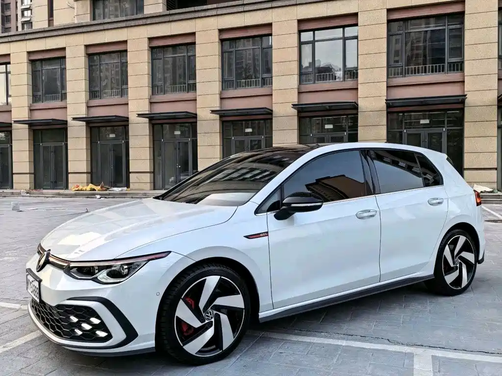 Volkswagen Golf GTI