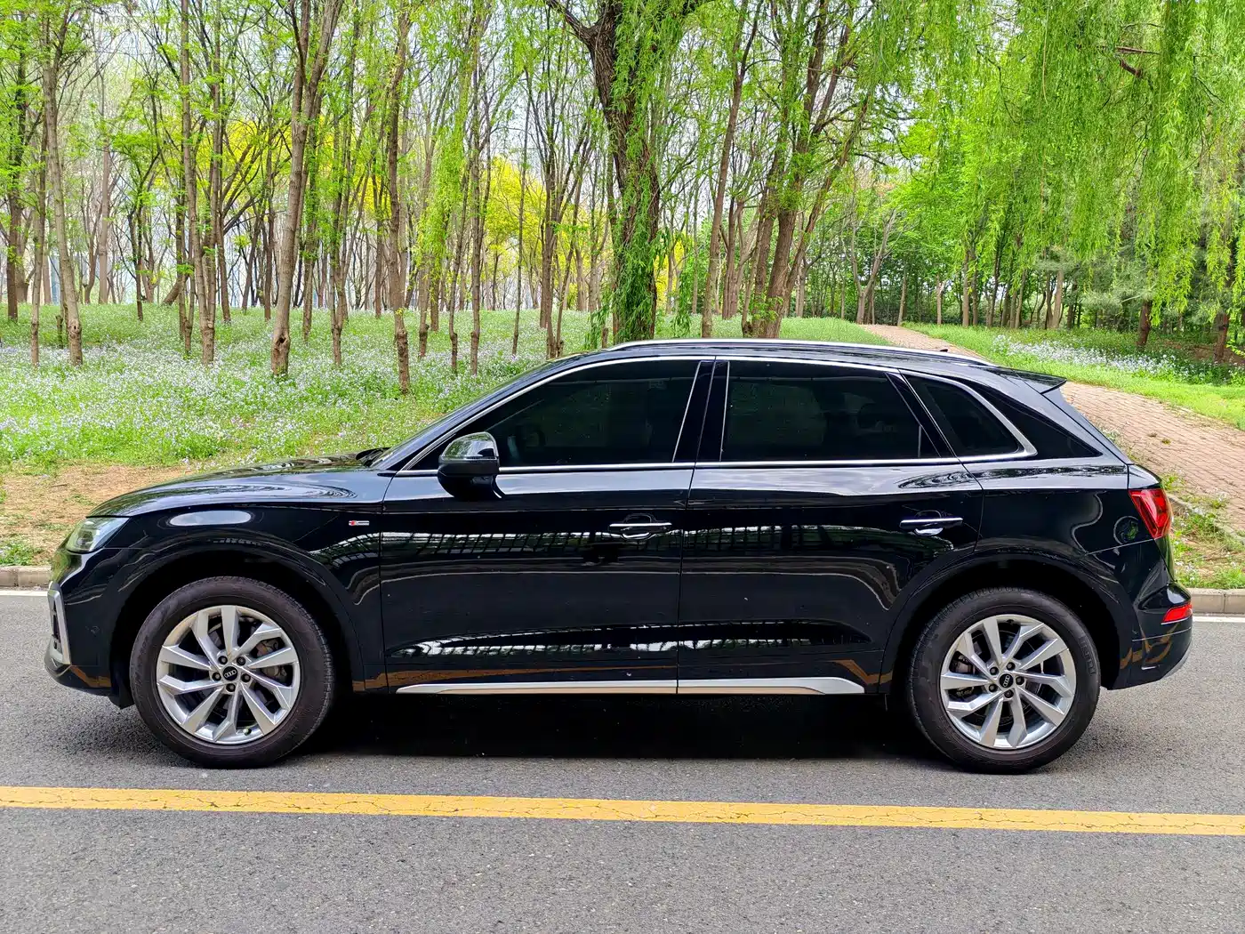 Audi Q5L 2022 40T Luxury Dynamic фото 3
