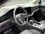 Фото 4 - Volkswagen Touareg