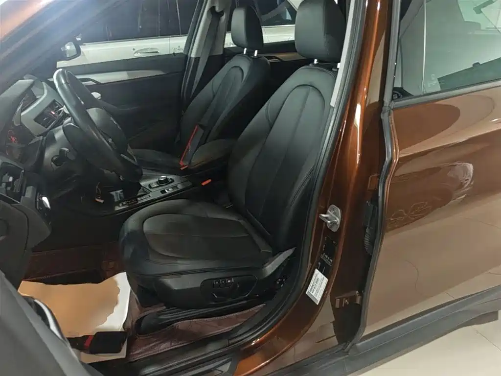 BMW X1 2016 sDrive18Li Premium Model фото 15