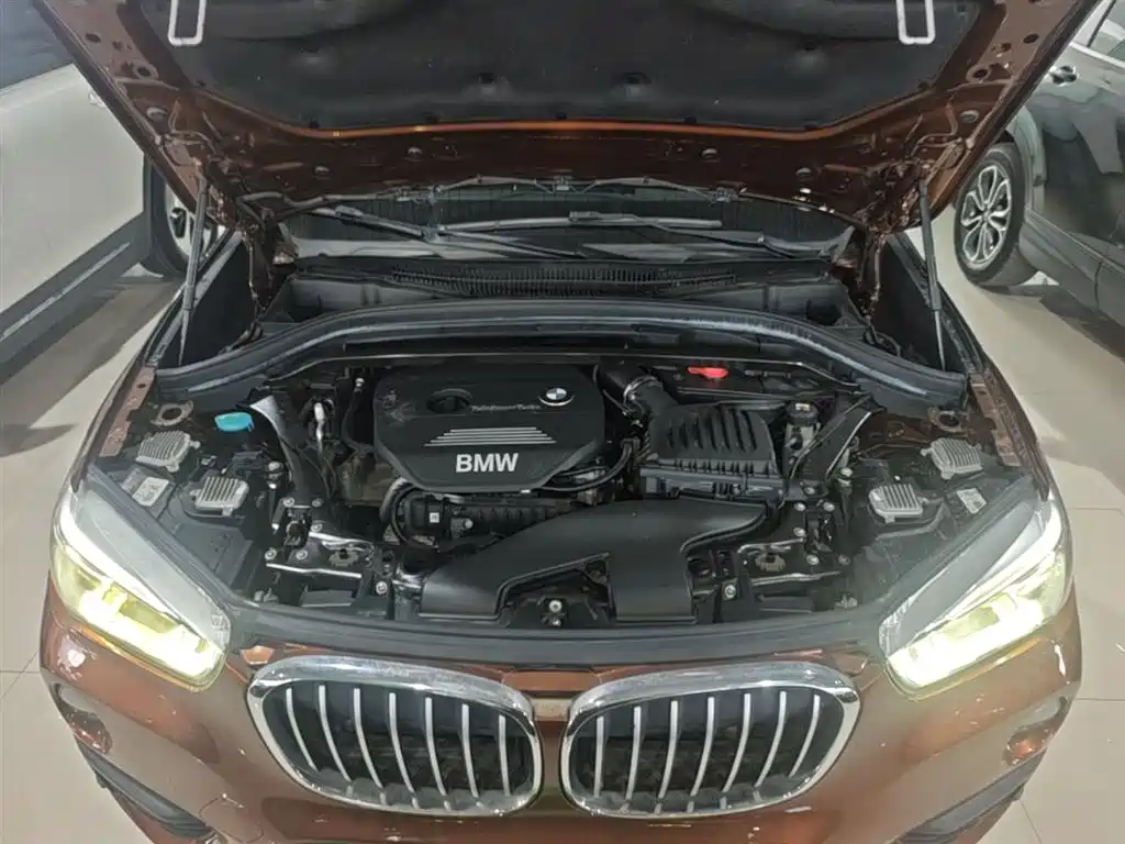BMW X1 2016 sDrive18Li Premium Model фото 20