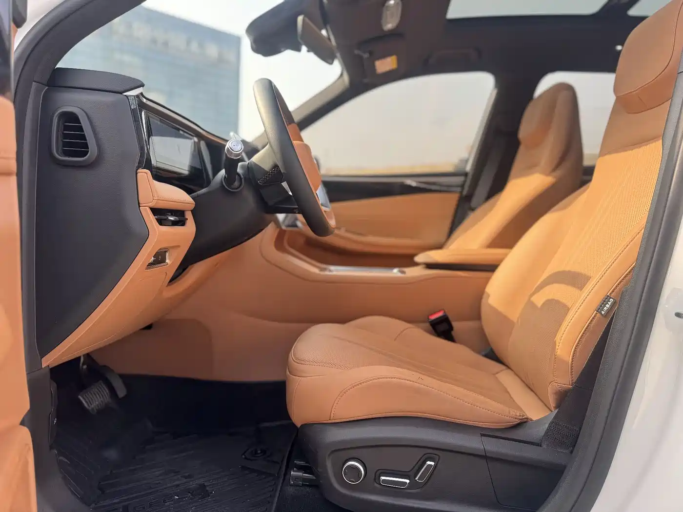 Geely Galaxy Galaxy L7 2025 EM-i 115km Explorer+ Edition фото 4