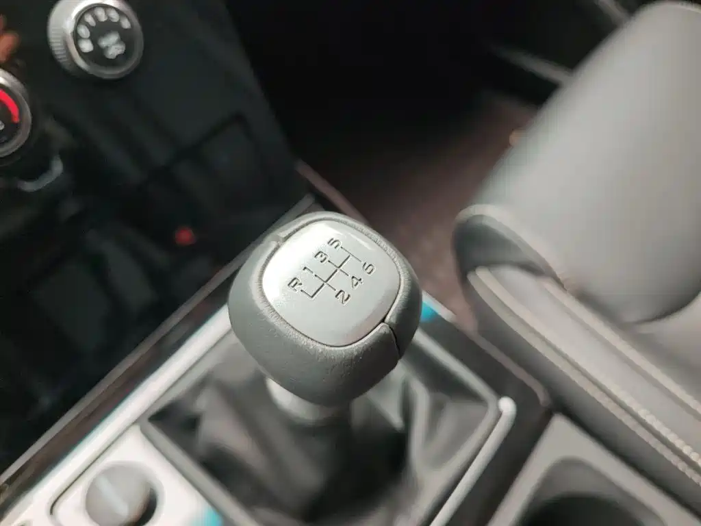 WULING AUTOMOBILE WULING JOURNEY