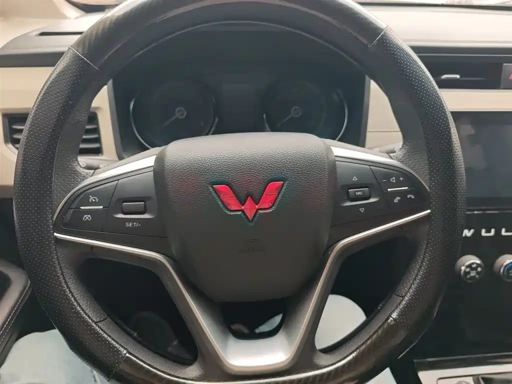 WULING AUTOMOBILE WULING JOURNEY