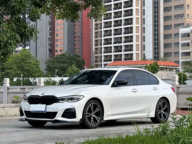 BMW 3 325i, M Спорт-пакет