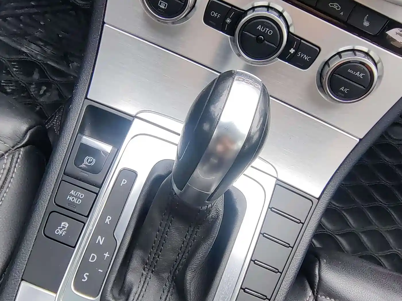 Volkswagen FAW-Volkswagen CC 2016 Model 1.8TSI Premium фото 17