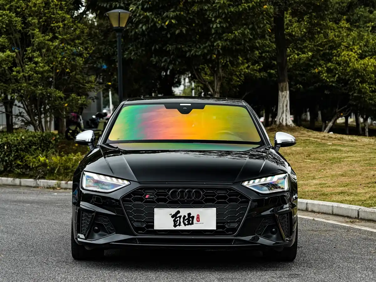 Фото 2 - Audi S4