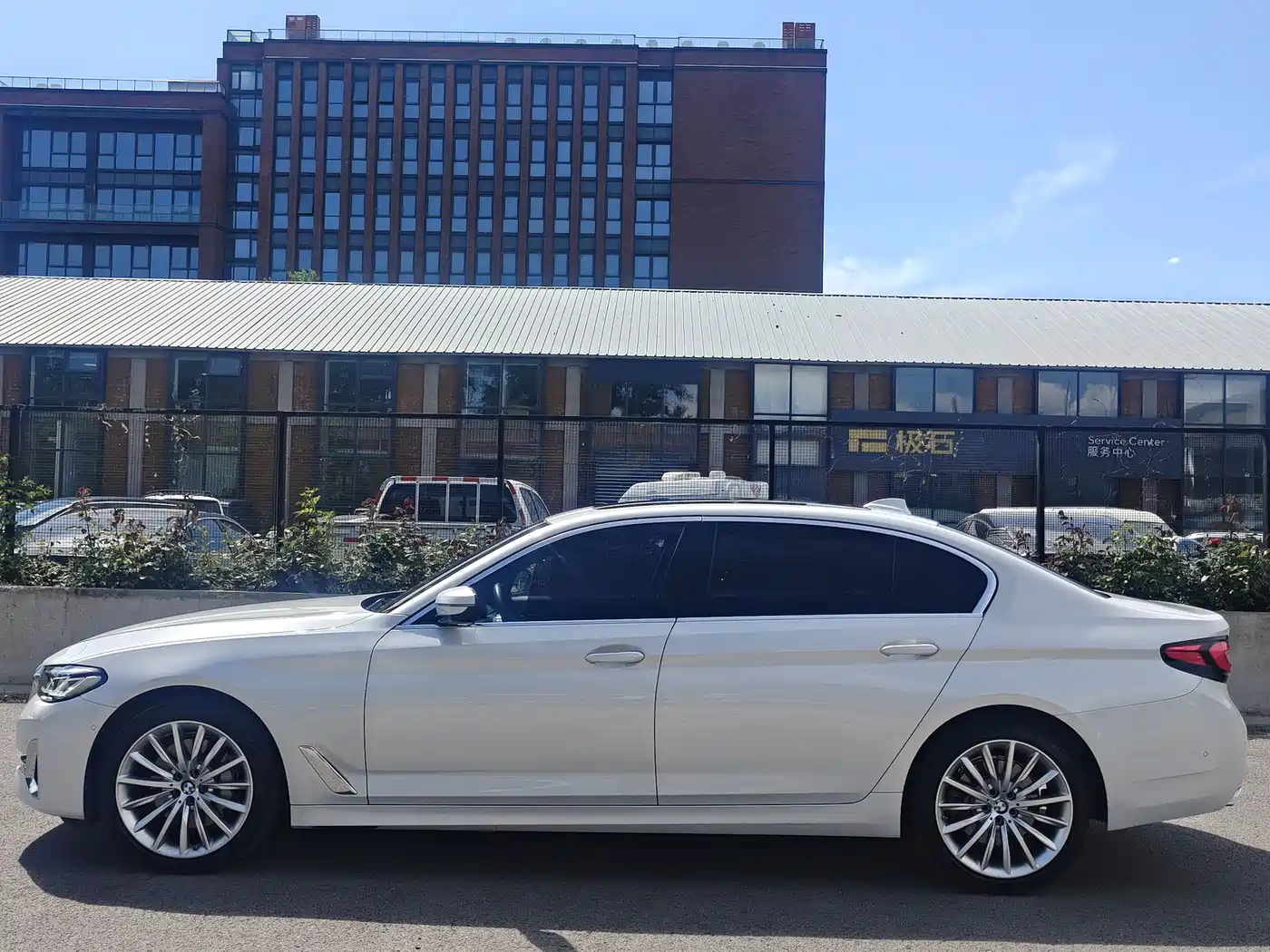 BMW 5 Series 2021 530Li Premium Luxury Package фото 6