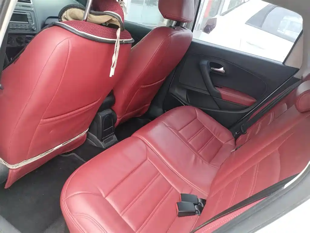 Volkswagen Polo 2014 1.4L Manual Comfort Edition фото 12