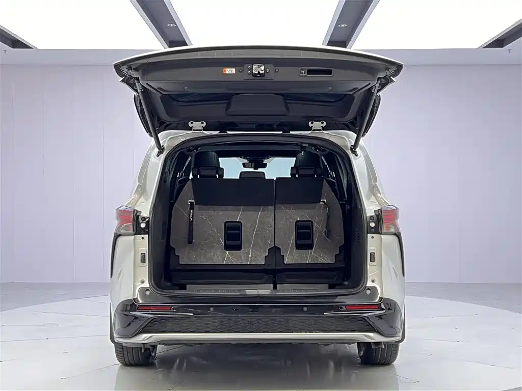 TOYOTA GREVIA