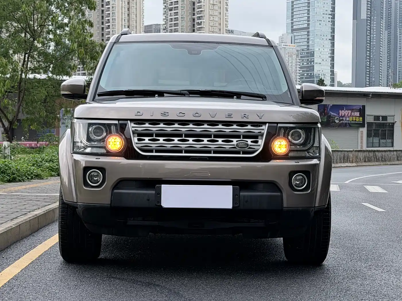 Land Rover Discovery 2015 3.0 SDV6 HSE Diesel фото 2