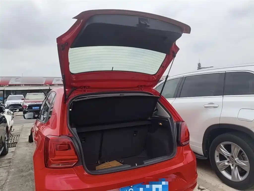 Volkswagen Polo 2016 1.6L Automatic Comfort фото 19