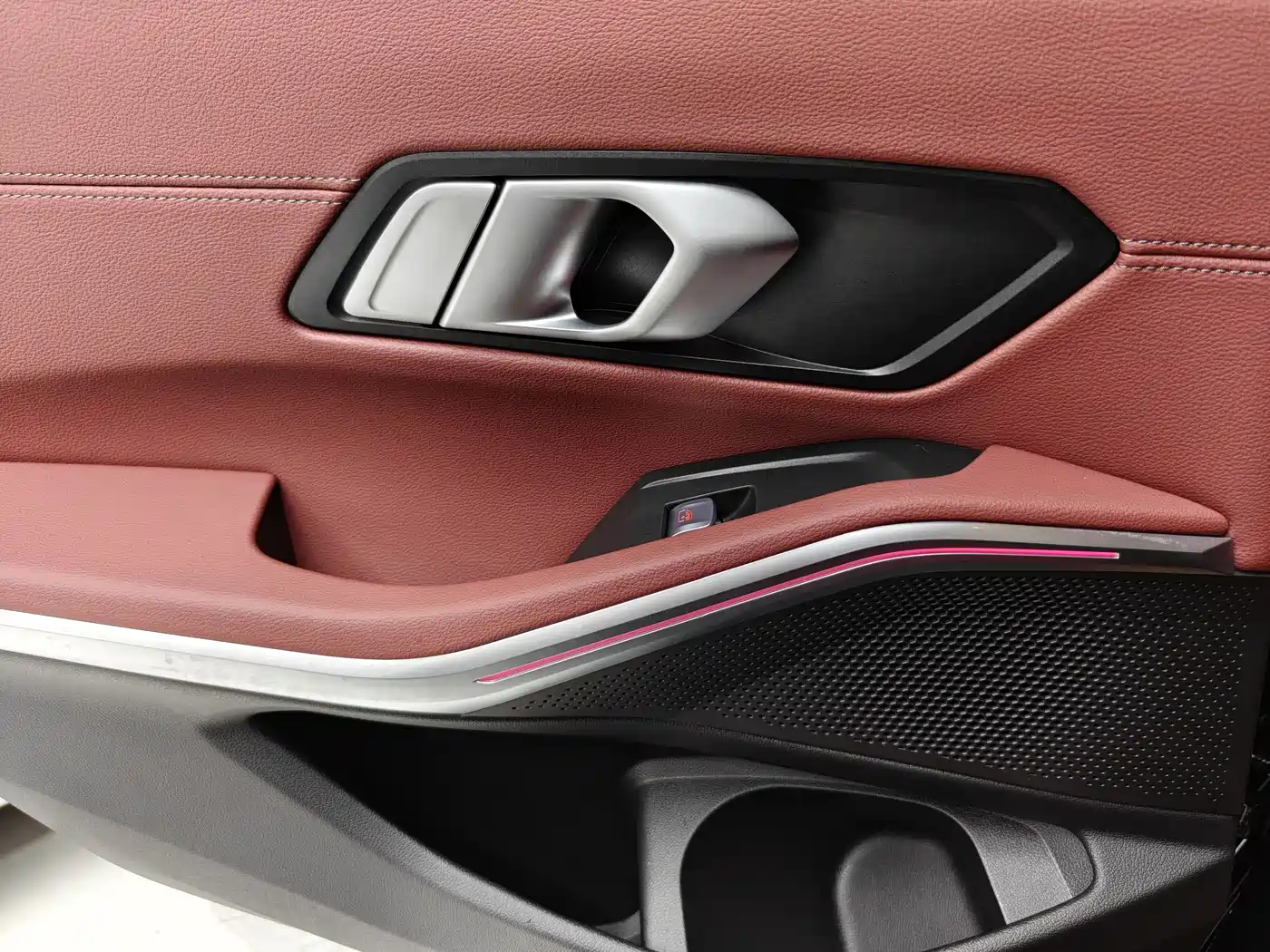 BMW 3 Series 2024 325i M Sport Shadowline Package фото 14