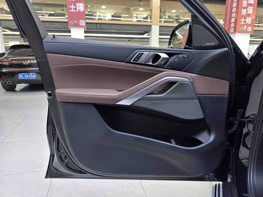 BMW X6 2020 xDrive40i M Sport Package фото 13