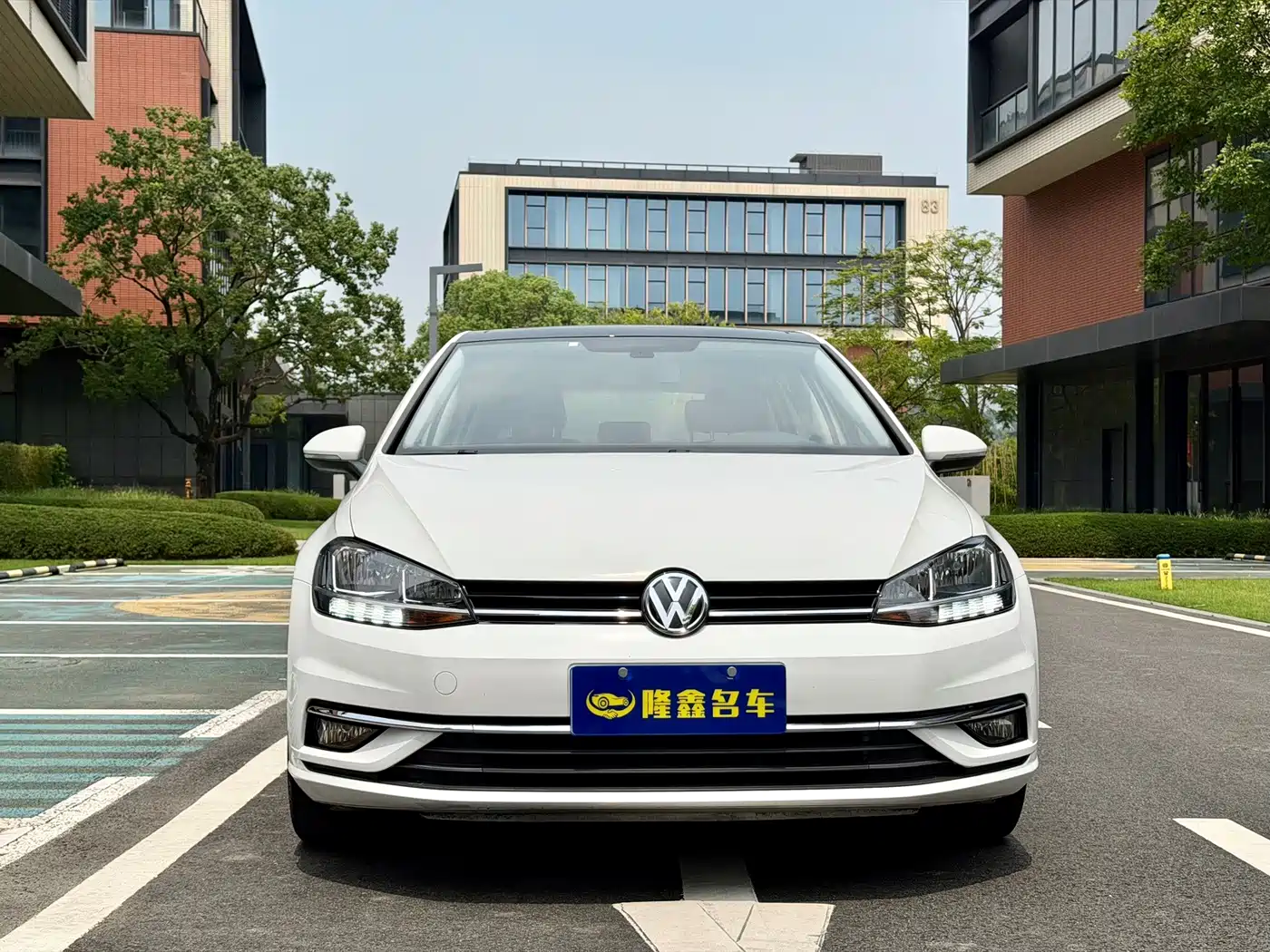 Фото 2 - Volkswagen Golf