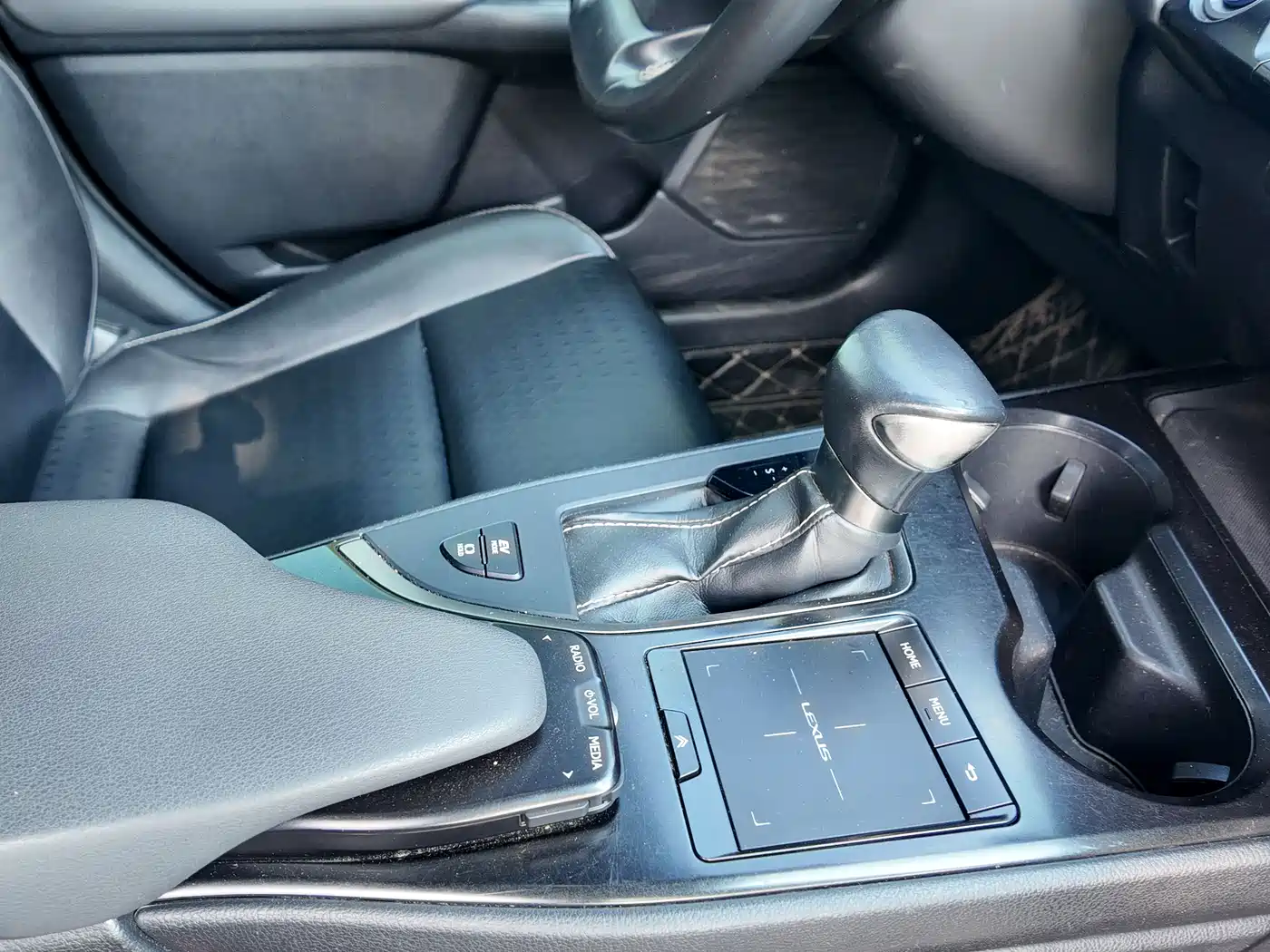 Lexus UX 2019 2019 260h Explorer Cool Edition (China V)