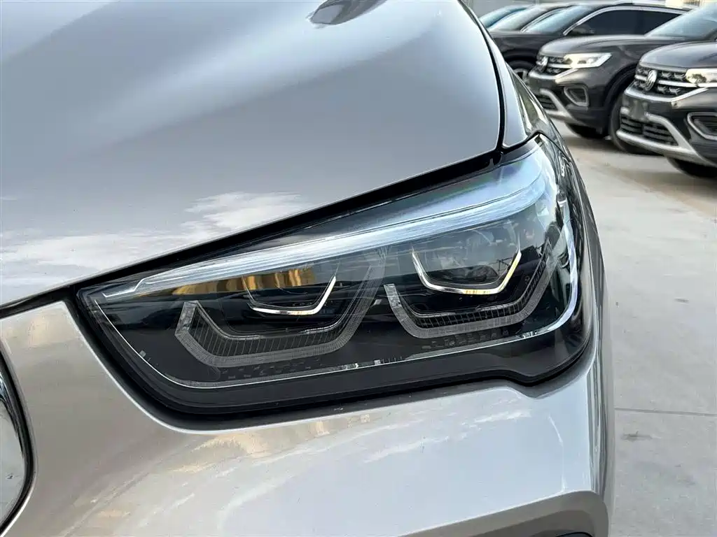 BMW X1 2022 sDrive20Li Fashion фото 4