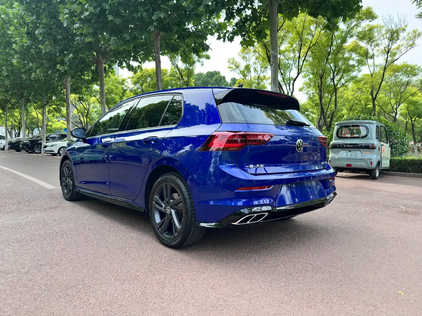 VOLKSWAGEN GOLF