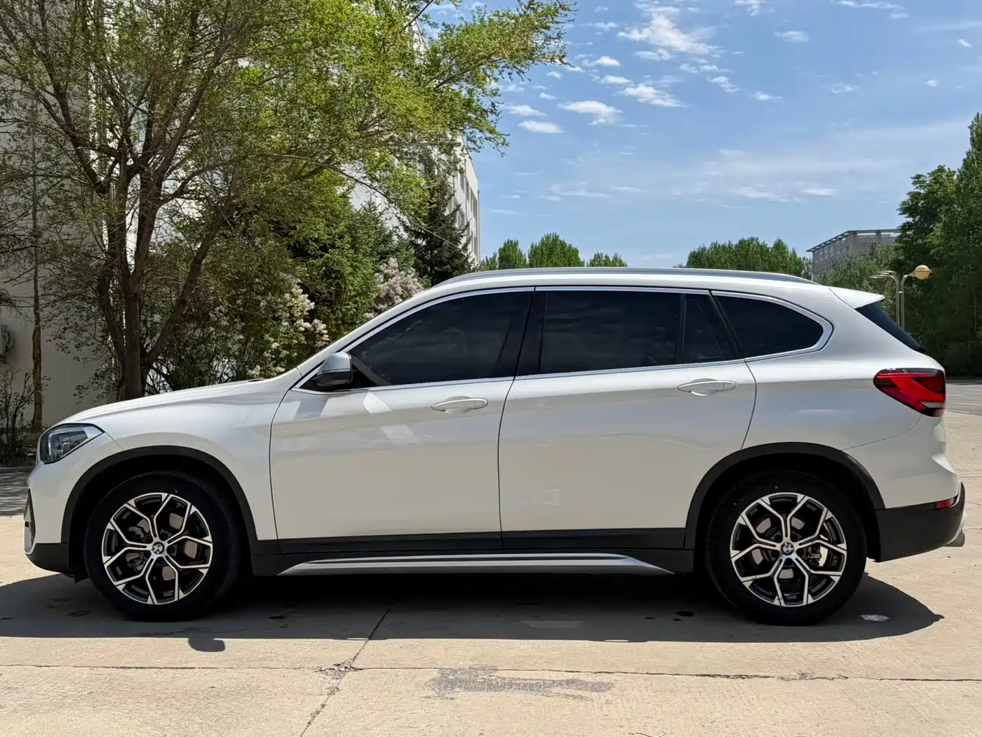 BMW X1 2022 sDrive20Li Fashion фото 8
