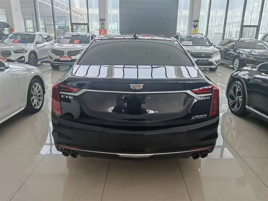 CADILLAC CT6
