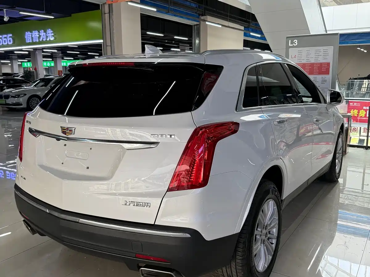 Cadillac XT5 2016 28T AWD Technology Model фото 9