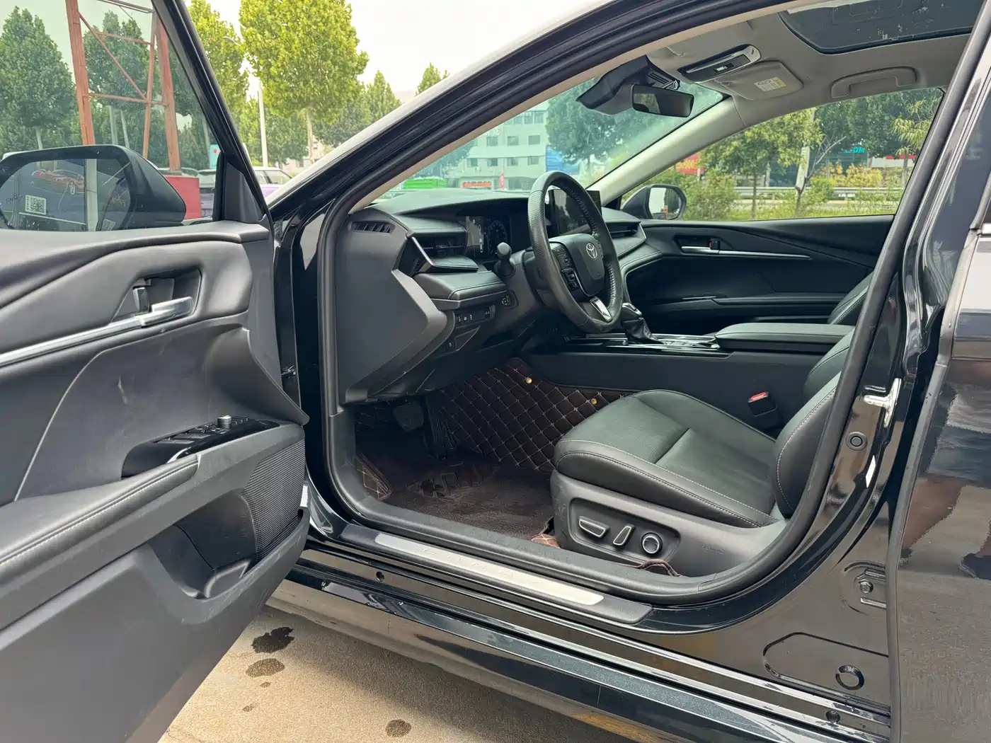 Photo 8 - Toyota Camry