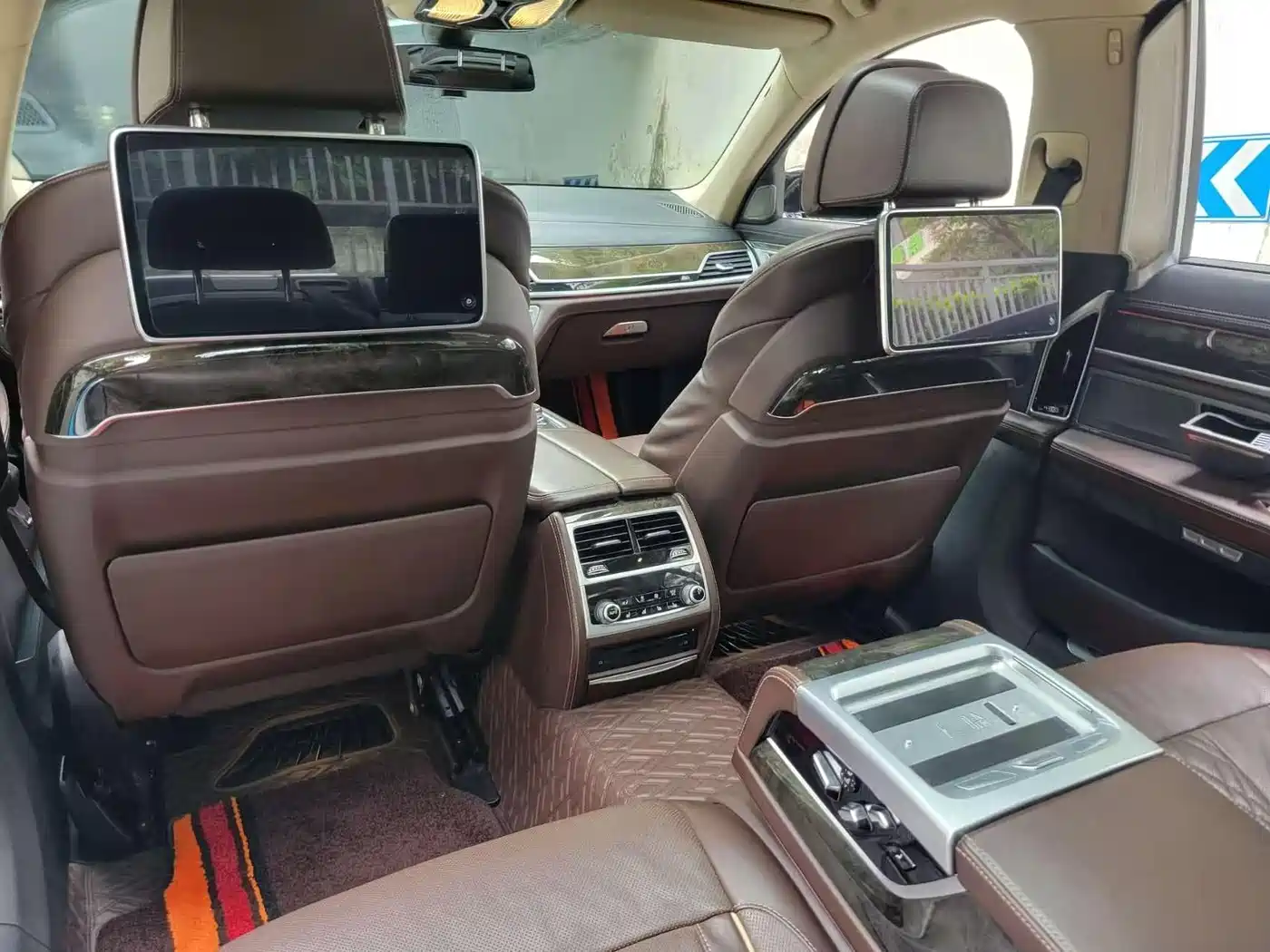 BMW 7 Series 2016 730Li Leading фото 11