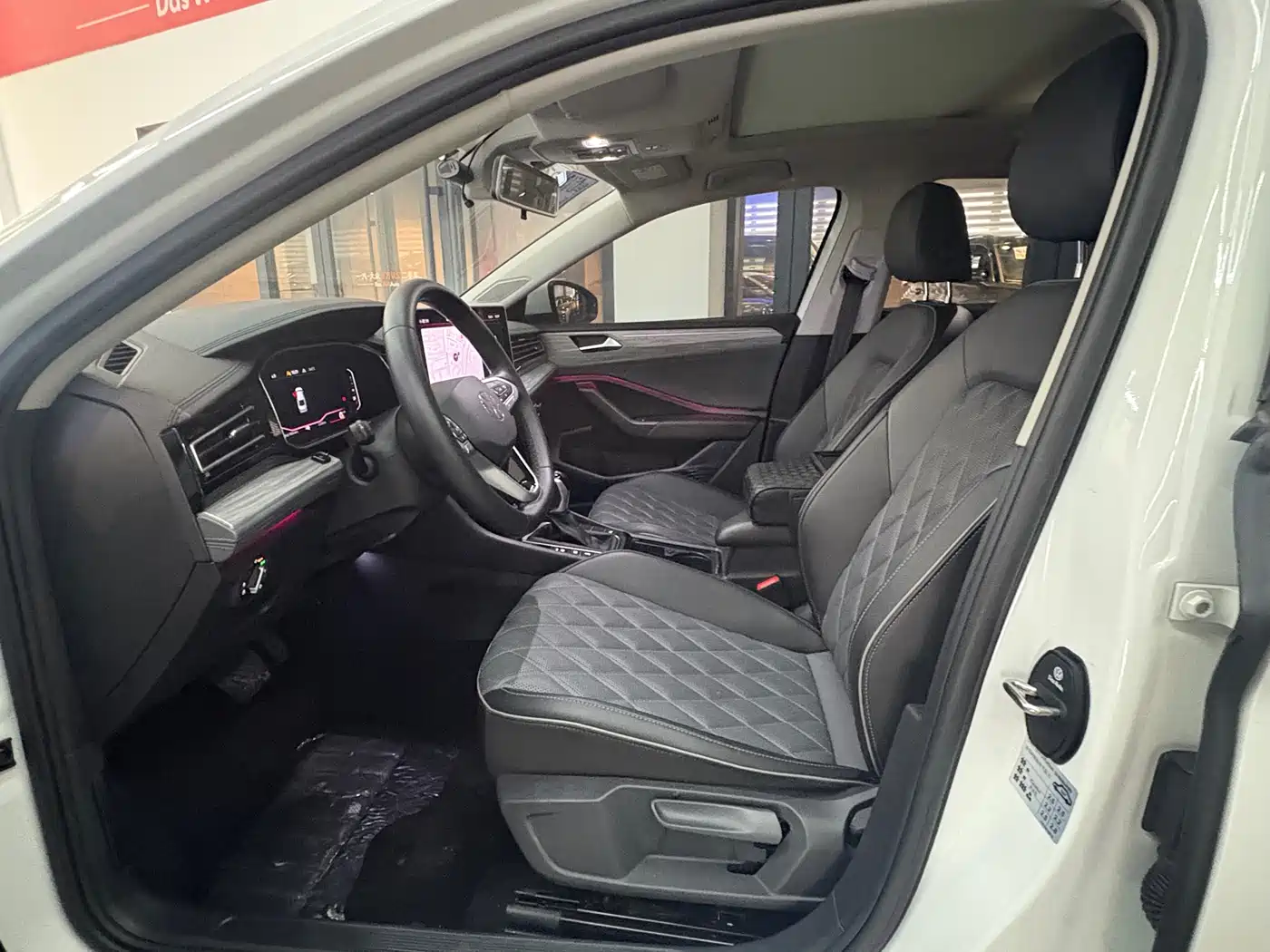Volkswagen Sagitar 2023 300TSI DSG Surpassing Edition фото 2