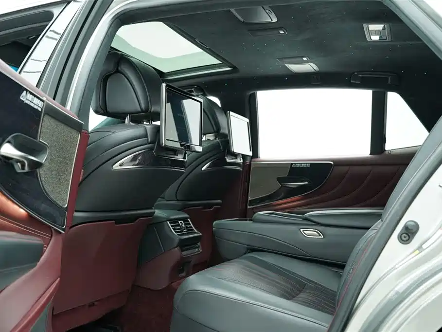 Lexus LS 2018 500h Executive Edition China V фото 13