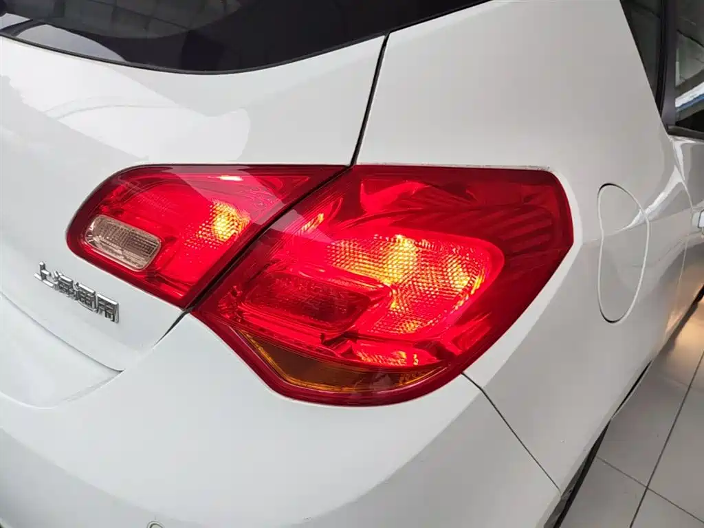 Buick Excelle 2014 XT 1.6L Automatic Fashion фото 8