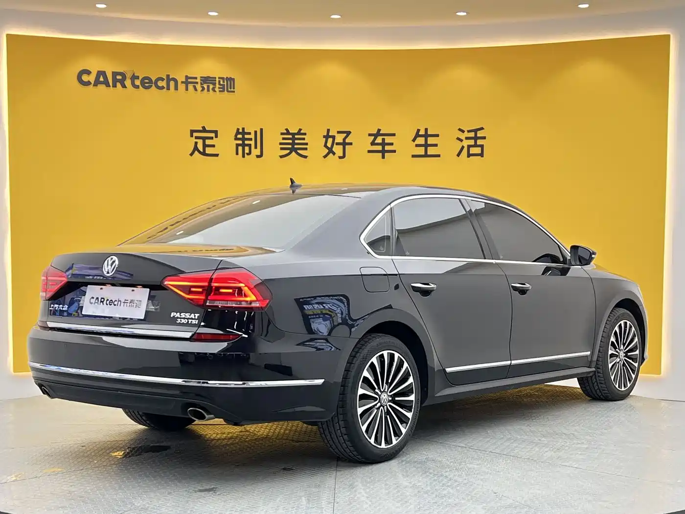 Volkswagen Passat 2017 330TSI DSG Luxury фото 26