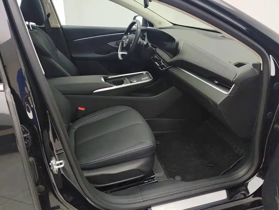 Photo 8 - Buick LaCrosse