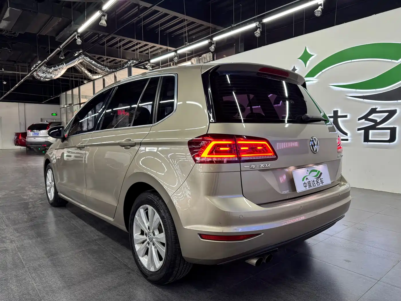 VOLKSWAGEN GOLF*JIAYU